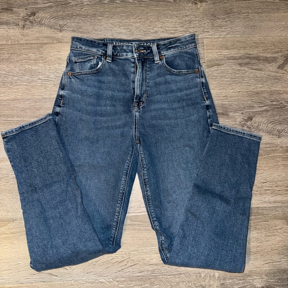 American Eagle Outfitters Denim - American Eagle Mom Jean Classic Blue Denim